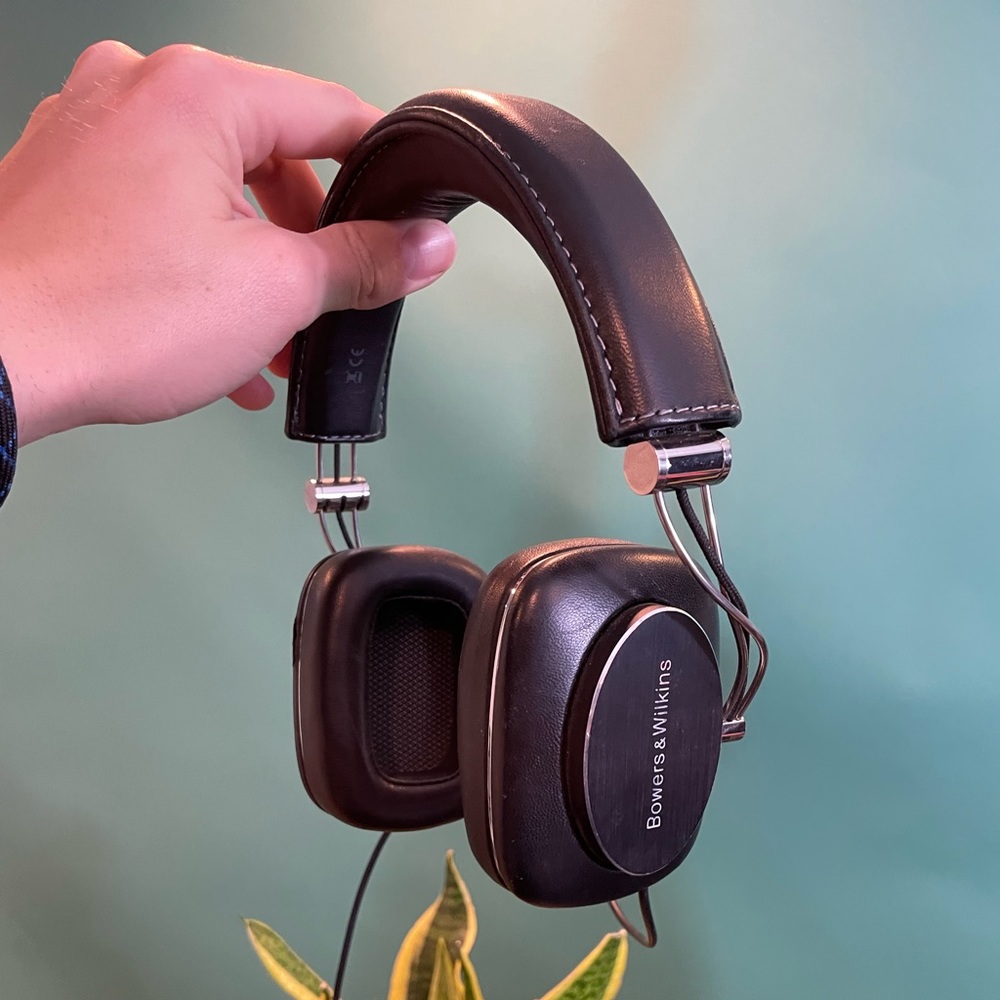 Bowers & Wilkins Headphones !!